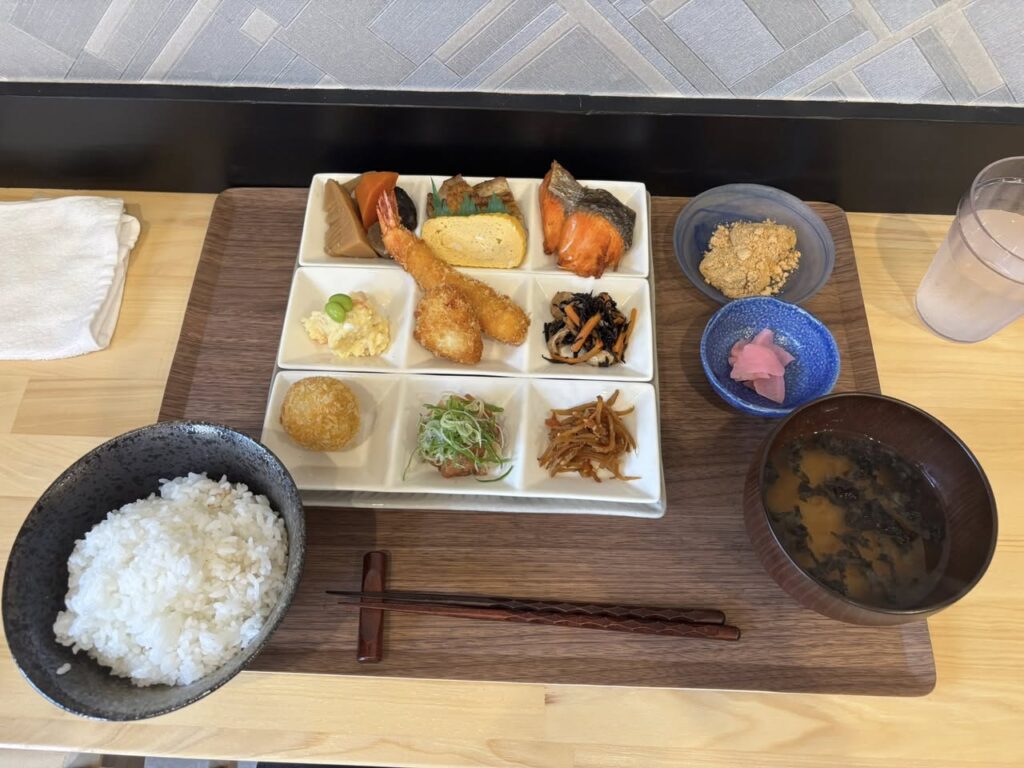 ひよこ食堂 写真4