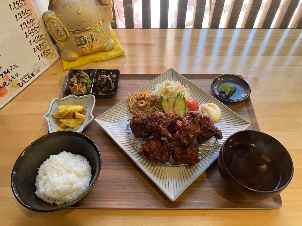 ひよこ食堂 写真2